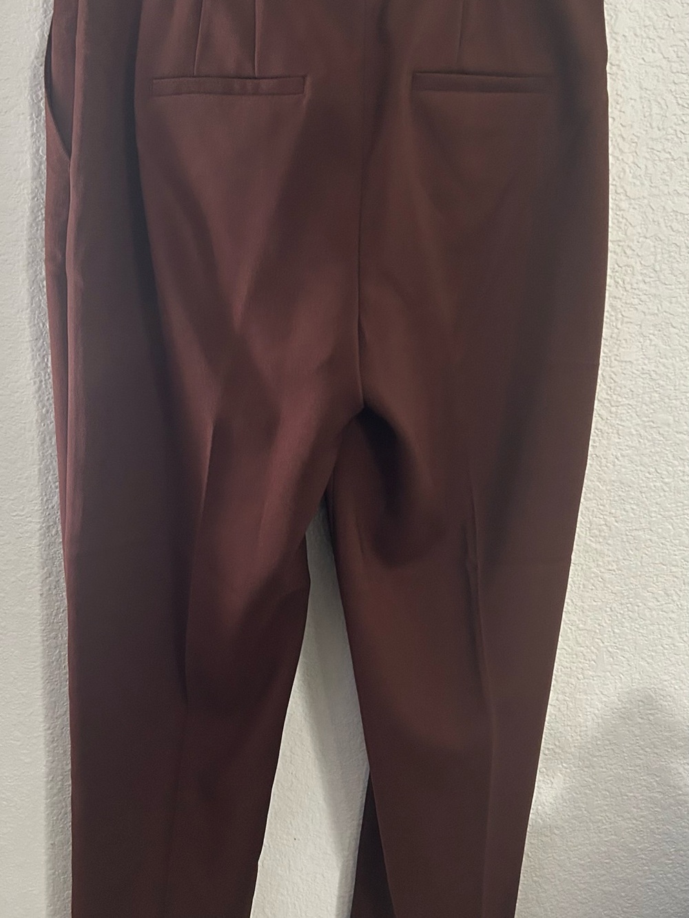 NWT Express Women's High-Rise Tapered Trousers — Deep Wine - Picture 3 of 4